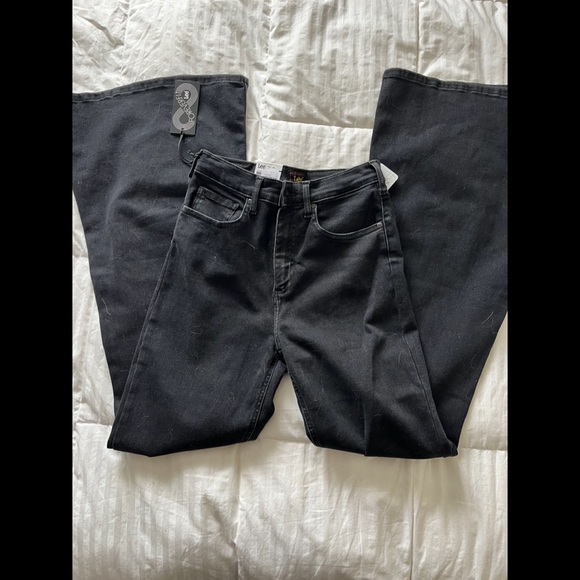 Lee High Rise Flare Jeans Black size medium - Picture 3 of 3